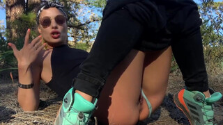 LaraJuicy - Sexy hiking girl masturbating