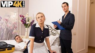 Room service with screw with a hot ripe blonde