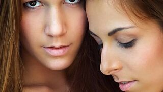 Alexis Crystal Antonia Sainz Scorching Pussy Grinding