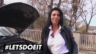 Lady Paris Tits Bounce During Outdoor Hardcore Pounding