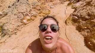 Erős sárga pisi a nyilvános strandon, ami elárasztja az arcomat a brazíliai tengerparton