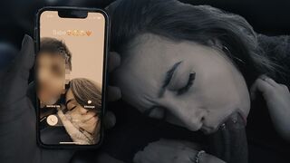 Tinilány megcsalja barátját és szívja a hatalmas farkat