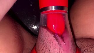 Intenzív orgazmusok extrém szívással a Honeyplayboxszal