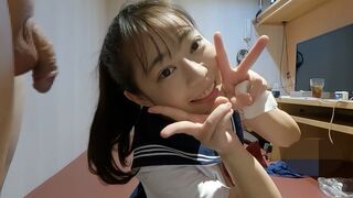 Big eyes and tiny bodies, 147-cm cute girls suck and swallow sperm!
