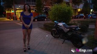 FaKings bemutatja: Serezade Monroe első hátsó kalandja a fiatal latin tinilánnyal