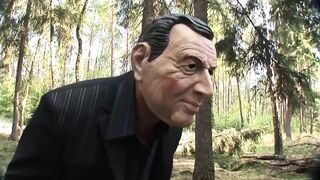 Maszkos betolakodó durván döngeti Anna Lena szőke fenekét analban