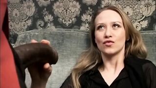 Bambola szőrös puncija és szája tele Joachim Kessef vastag fekete farkával