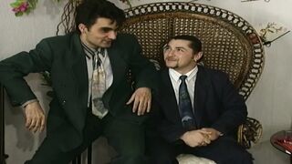 Dolly Buster és a lányok keményen használják minden lyukukat három klasszikus stílusban