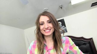 Shiloh Sharada kinyalja Jovan Jordan vastag, fekete farkát