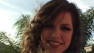 Bobbi Starr váratlanul engedi meg magának a kéj mámorító kettős behatolást